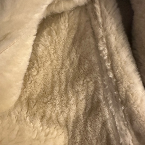 New. Ladies real sheep jacket. I believe not the entire jacket is sheep. - Picture 6 of 9